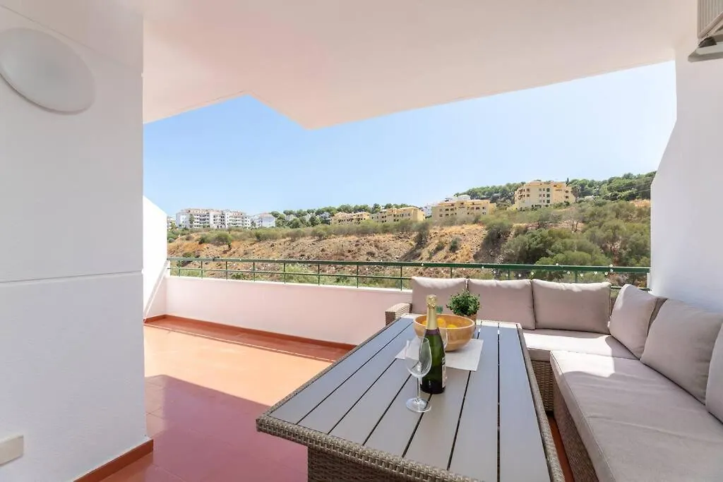 Apartment Beautiful 2-Bedroom Flat - Pool And Paddle Court Malaga Spain
