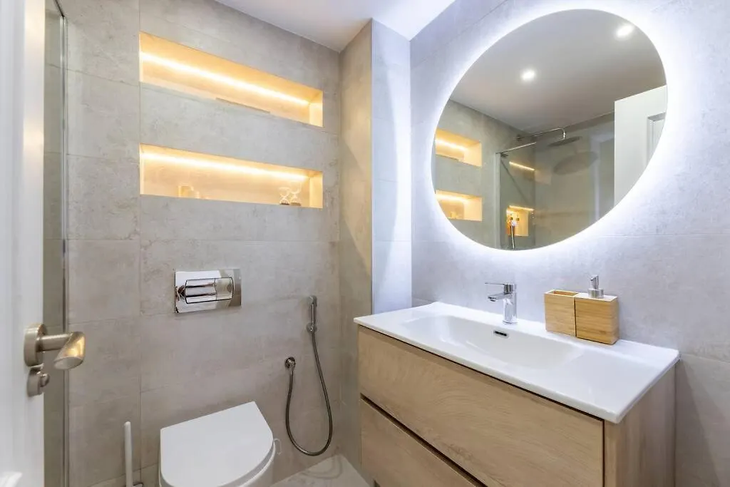 Apartment Beautiful 2-Bedroom Flat - Pool And Paddle Court Malaga