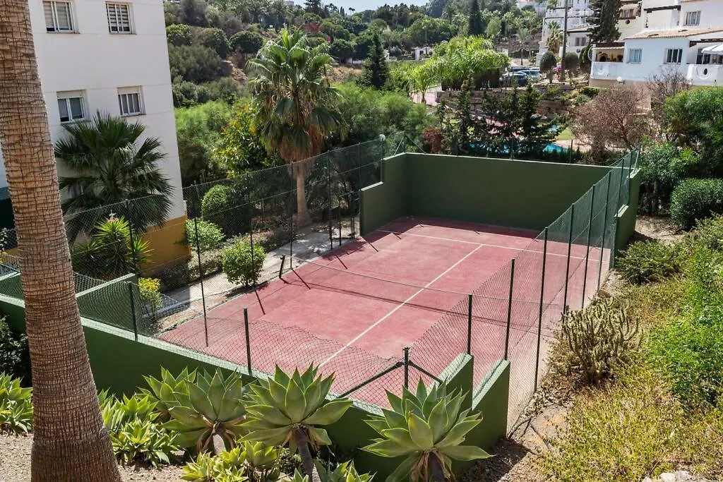 Apartment Beautiful 2-Bedroom Flat - Pool And Paddle Court Malaga Spain