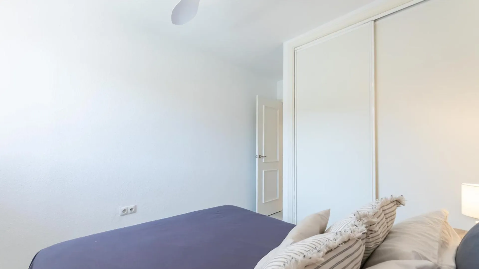 Beautiful 2-Bedroom Flat - Pool And Paddle Court Malaga 0*,  Spain