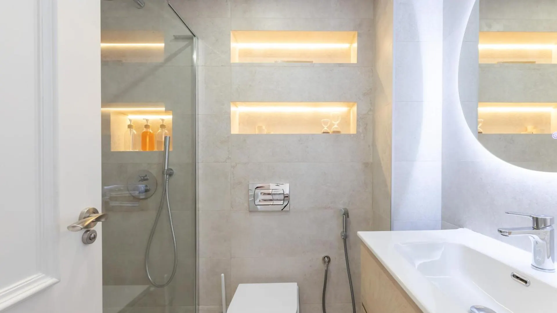 Beautiful 2-Bedroom Flat - Pool And Paddle Court Malaga