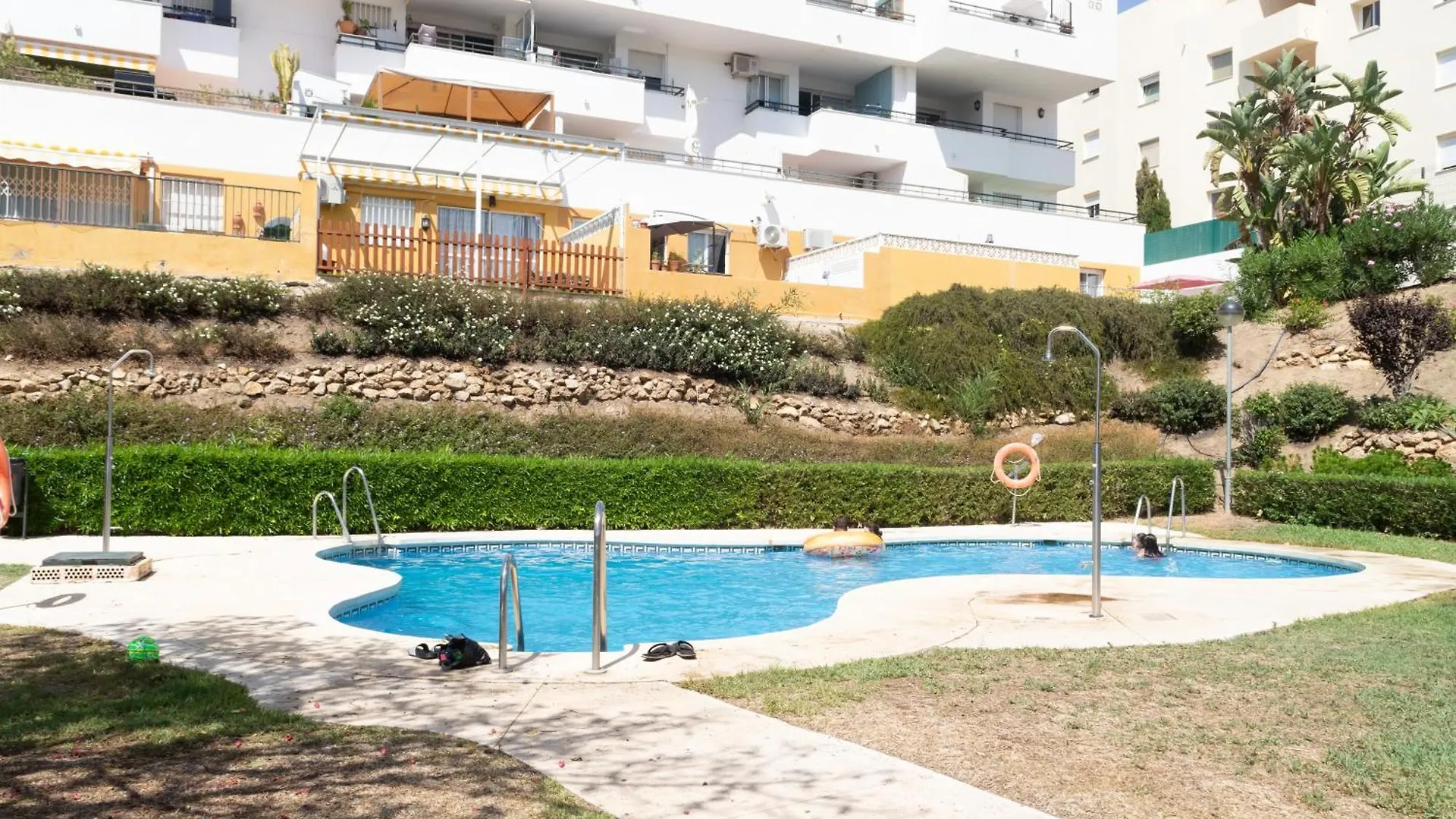 Beautiful 2-Bedroom Flat - Pool And Paddle Court Malaga